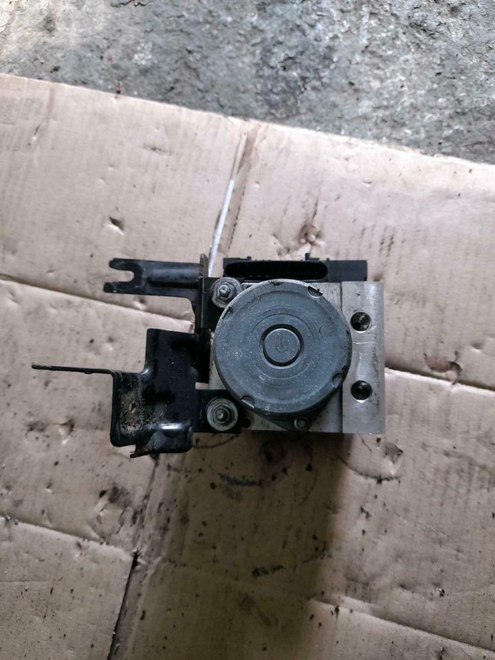 Nissan Note E11 ABS Block
